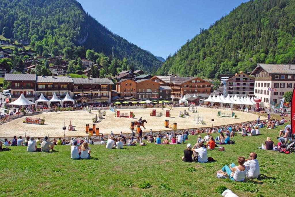 Residence - Les Grandes Alpes La Clusaz Exterior foto